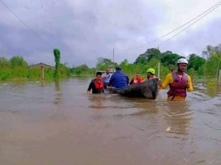 Fuertes inundaciones en la zona norte de Honduras por frente frío