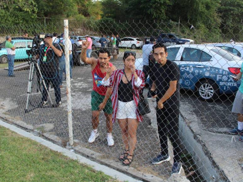 ¡Visita sorpresa! Así fue el entrenamiento de Honduras previo a México