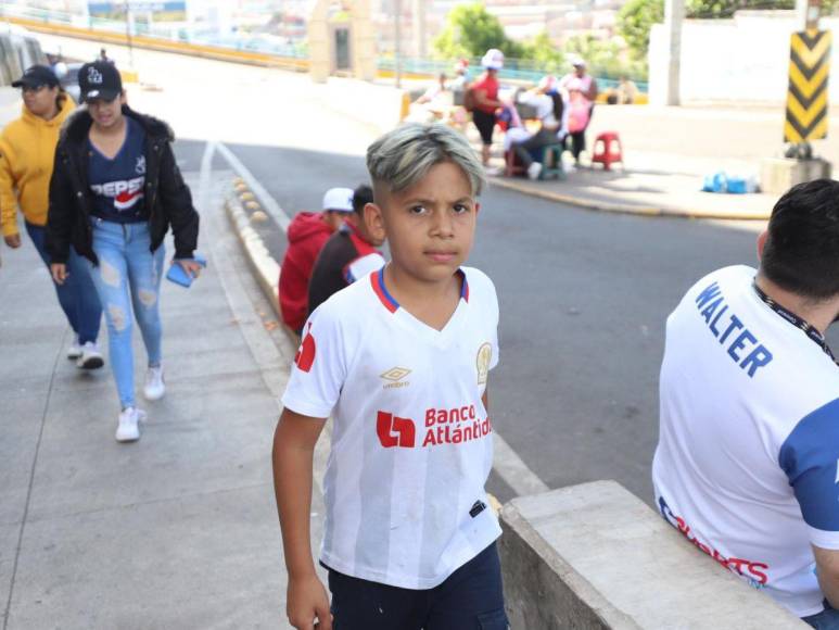 Enmascarados se roban el show previo a la final Olimpia vs Motagua