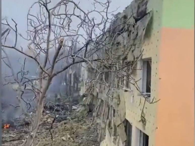 Las imágenes del ataque ruso a un hospital infantil en Mariupol