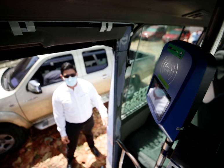 Fotos: Cámaras de reconocimiento facial y un sistema de vigilancia tendría los buses de la capital