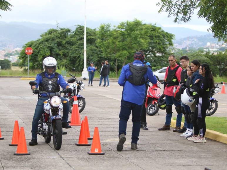 ¿Qué medidas están implementando las autoridades para la prevención de accidentes en moto?