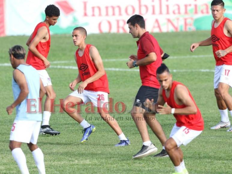 Ambiente, goles y color en el partido entre Olimpia y Lobos (Fotos)