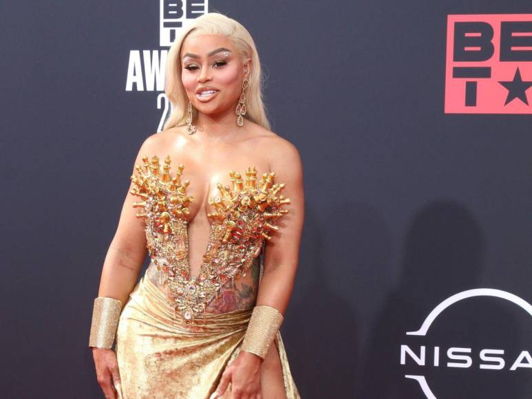 Blac Chyna retira sus implantes de rostro, senos y glúteos