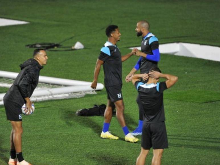 Palabras de Rueda a Palma y Ruiz cambia del estilo: último entrenamiento de Honduras