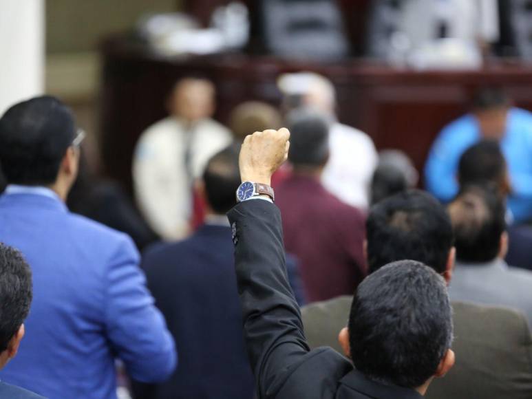 Diputados se gritan entre sí denotando la falta de consensos para legislar