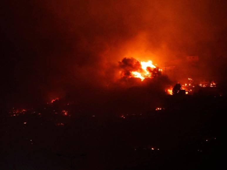 Imágenes del caos infernal que causó incendio forestal en Chile