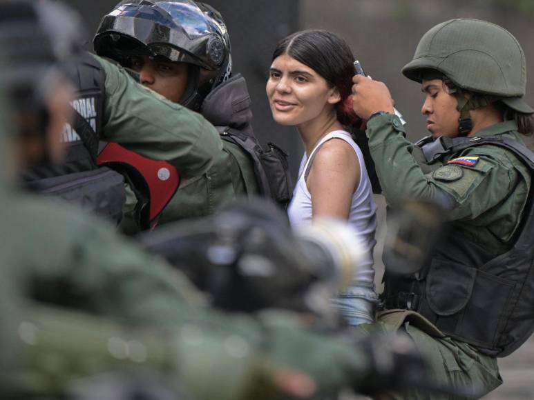 Oposición venezolana mantiene protestas, a pesar de las amenazas de cárcel de Maduro