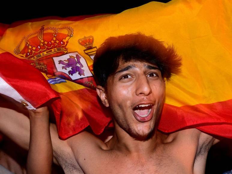 Algarabía y fuegos artificiales: así celebraron en España el triunfo en la Eurocopa 2024