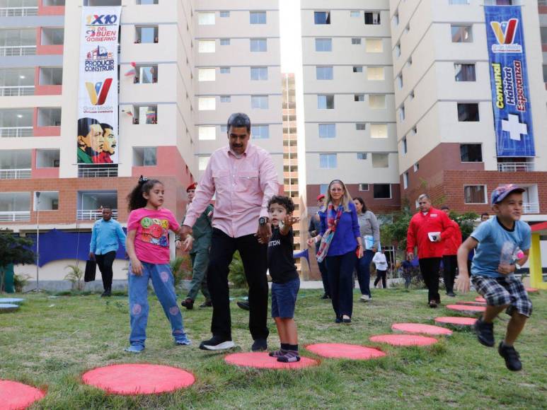 ¿Estrategia? Nicolás Maduro entregó 120 viviendas un día antes de las elecciones en Venezuela