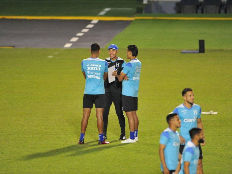 ¡Del aeropuerto a la cancha! Honduras entrenó en Tegucigalpa pensando en derrotar a Cuba