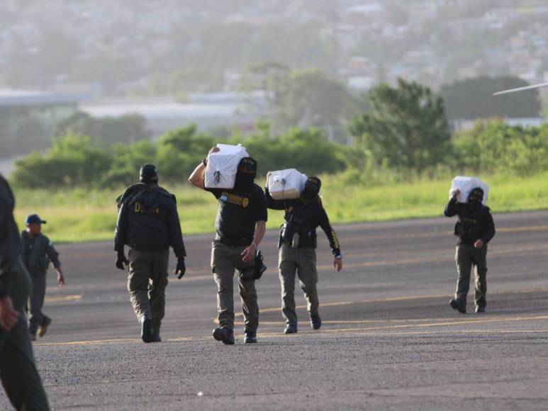 Así fue el traslado de cuatro toneladas de cocaína decomisadas en Caribe de Honduras