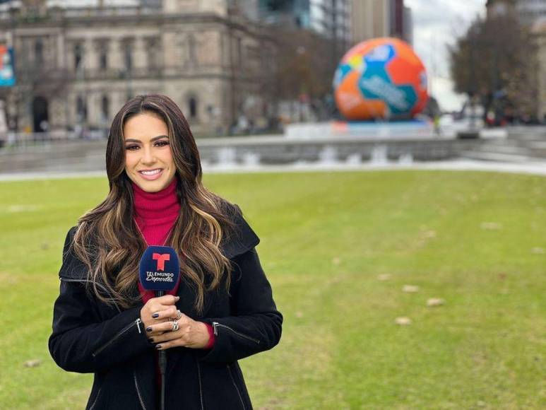 Rodeada de grandes figuras: Ana Jurka destaca dando cobertura al Mundial Femenino 2023