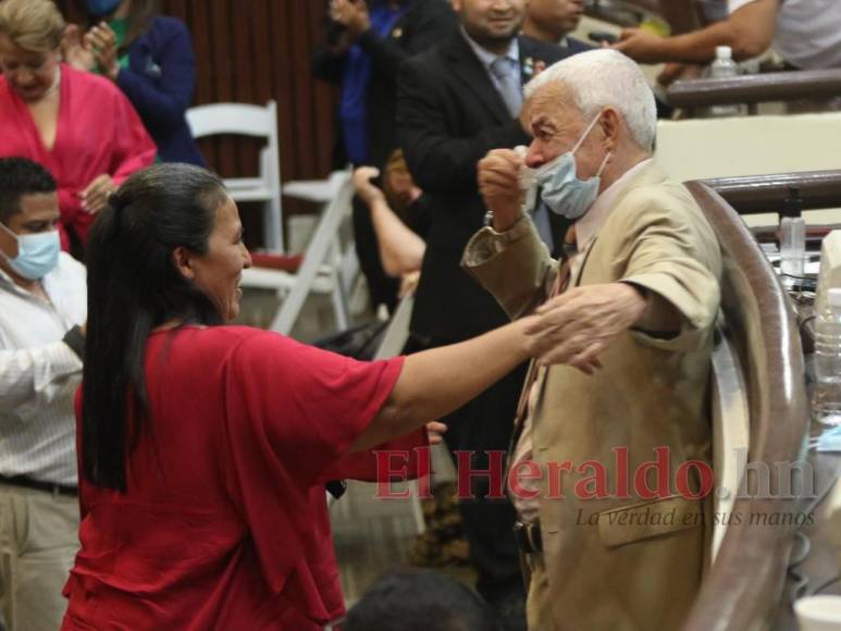 Sin debate, a “silbatazos” y con polémica: Congreso Nacional deroga decreto 100-2021 (Fotos)