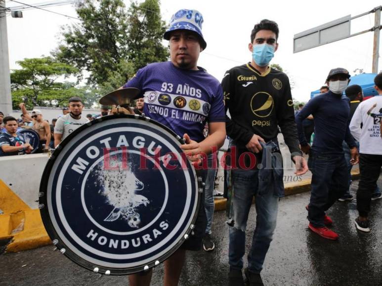 La gloriosa llegada de La Revo y el Nacional inundado de Motagüenses: Así se vive el ambiente en el Chelato Uclés