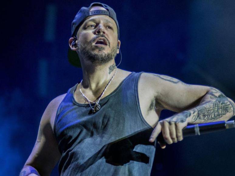 Residente lanza “Bajo y batería”: La épica respuesta a Cosculluela que sacude el género urbano