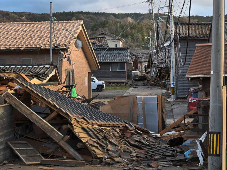 Imágenes del terremoto en Japón, que cobró la vida de al menos 55 personas