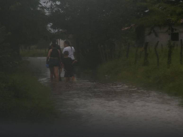 Lluvias de Pilar dejan desbordamiento en Río Goascorán en la zona sur