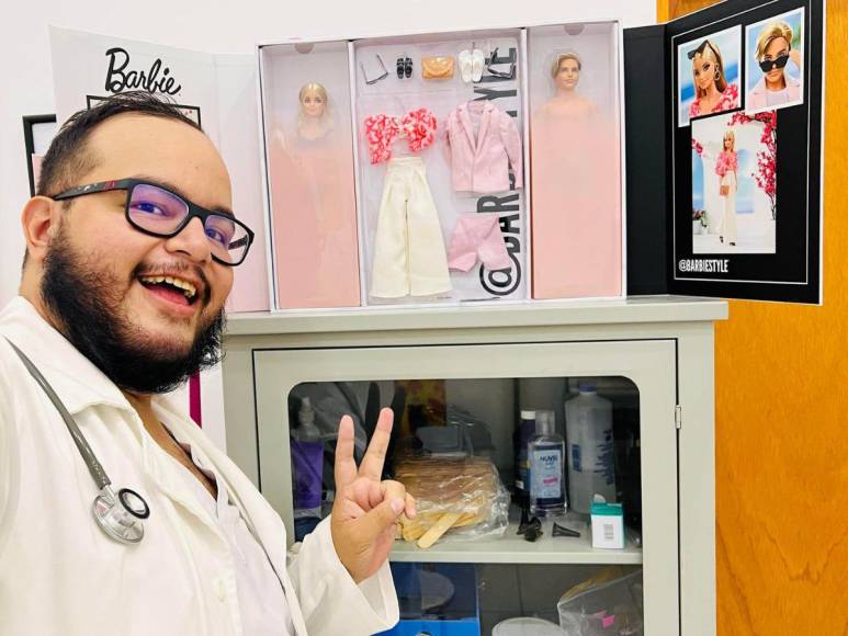 Del quirófano al mundo de Barbie: La sorprendente colección de más de 200 muñecas de cirujano mexicano