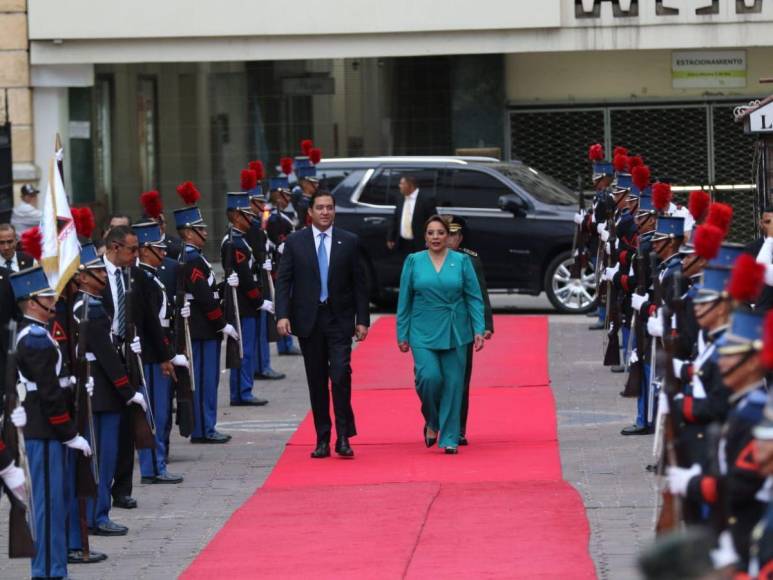 De turquesa, así luce la presidenta Xiomara Castro en las fiestas patrias 2024