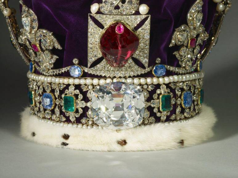 Símbolos de poder, lujo y espiritualidad: Estas son las joyas clave en la coronación del Rey Carlos III