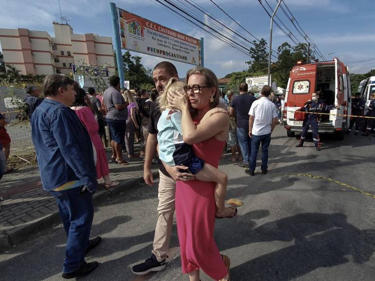 Saltó un muro para golpear y matar a cuatro niños con un hacha: horror en guardería de Brasil