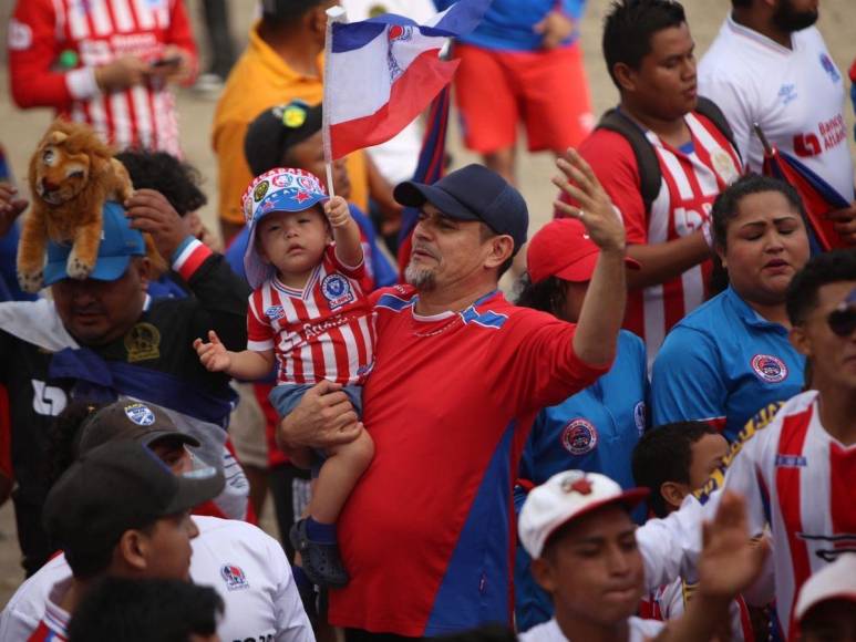 La gran llegada de la Ultra Fiel al primer partido de Olimpia en el Clausura 2024