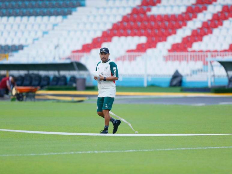 México alista las armas y conoce el Estadio Chelato Uclés de Honduras