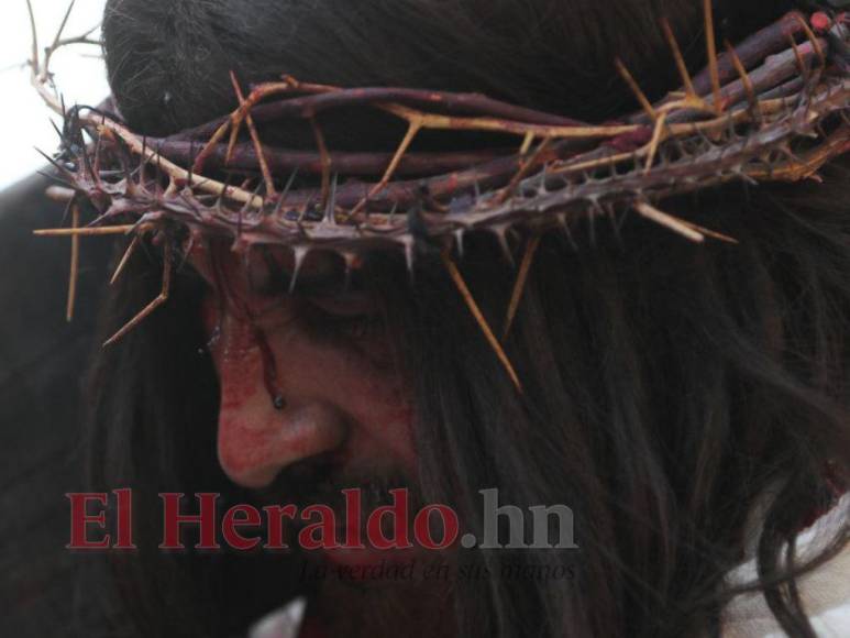 Las impresionantes imágenes del Vía Crucis de la iglesia El Calvario de Comayagüela