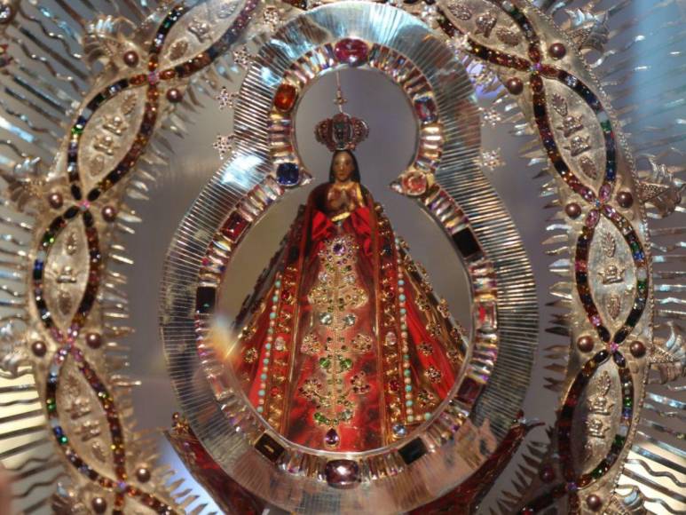 Fiesta y devoción en la feria en honor a la Virgen de Suyapa