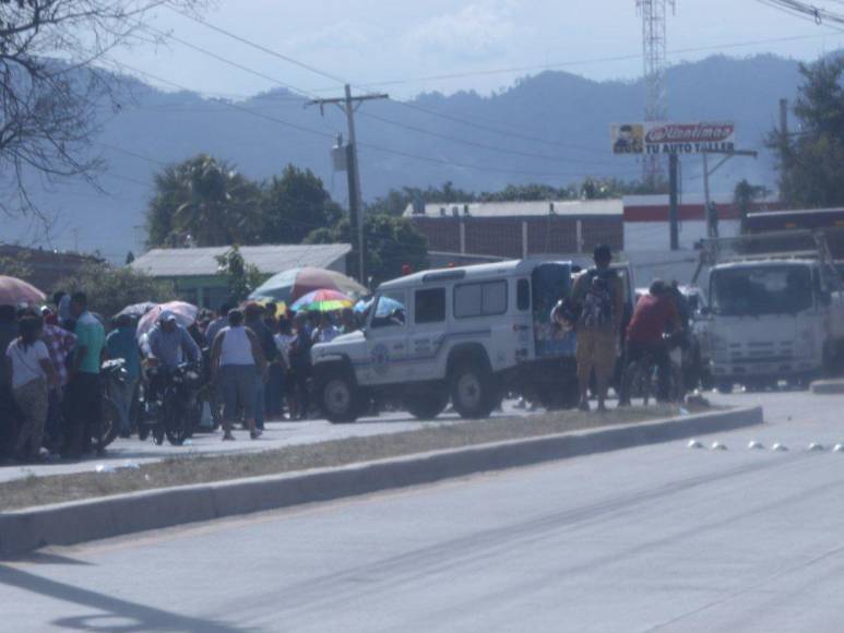 Hermetismo, angustia de familiares y fuerte resguardo militar: las imágenes que dejó la reyerta en cárcel de Comayagua