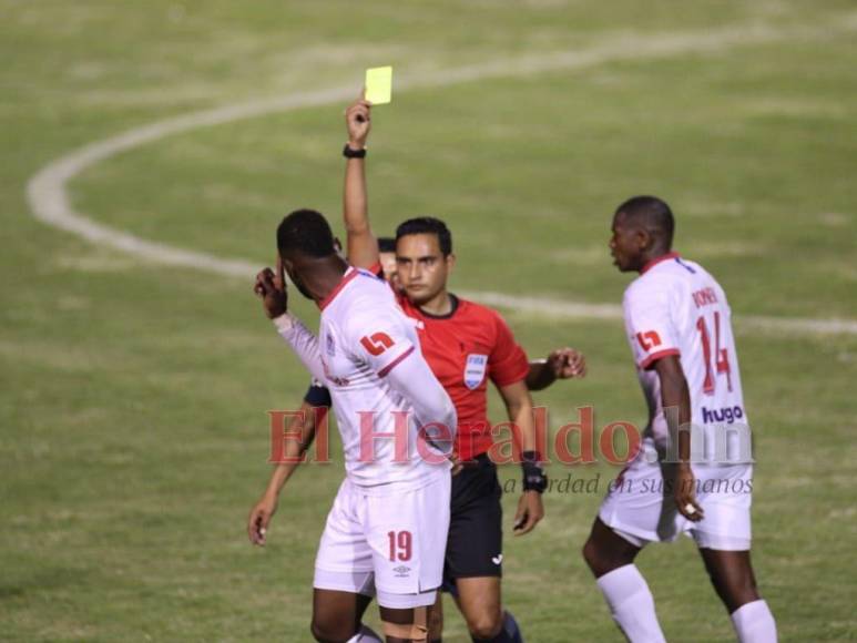 Zafarrancho, polémica y un emotivo saludo: Las imágenes que dejó el Motagua-Olimpia