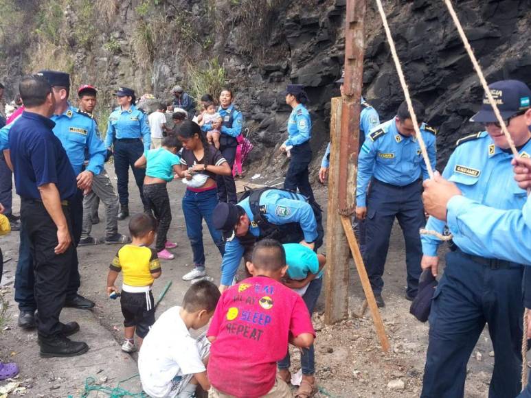 Policía Nacional le celebra el Día del Niño a menores que recolectan basura