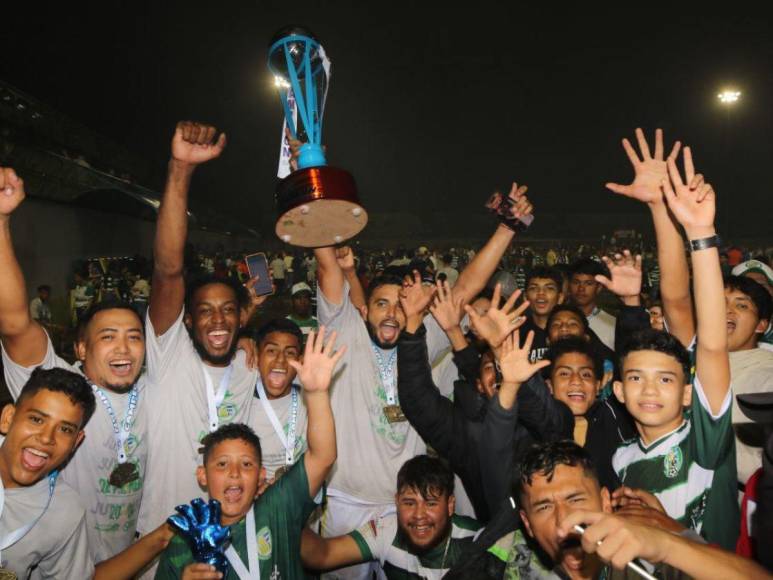 Así celebró el triunfo Juticalpa FC tras ascender a primer a división