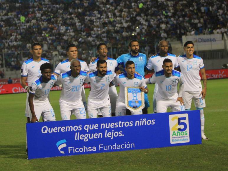 Ovaciones, los consejos de Rueda a Ruiz, ola de celebraciones y todo lo que no se vio en la goleada de Honduras ante Granada