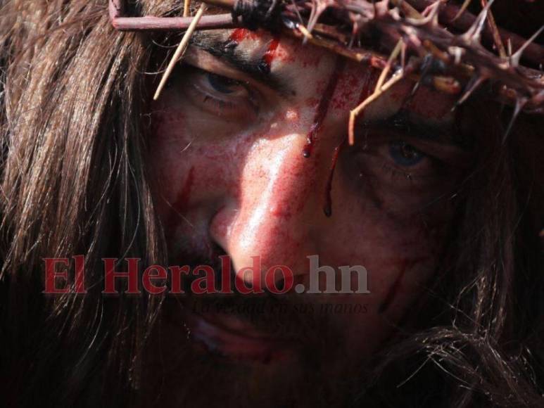 Las impresionantes imágenes del Vía Crucis de la iglesia El Calvario de Comayagüela