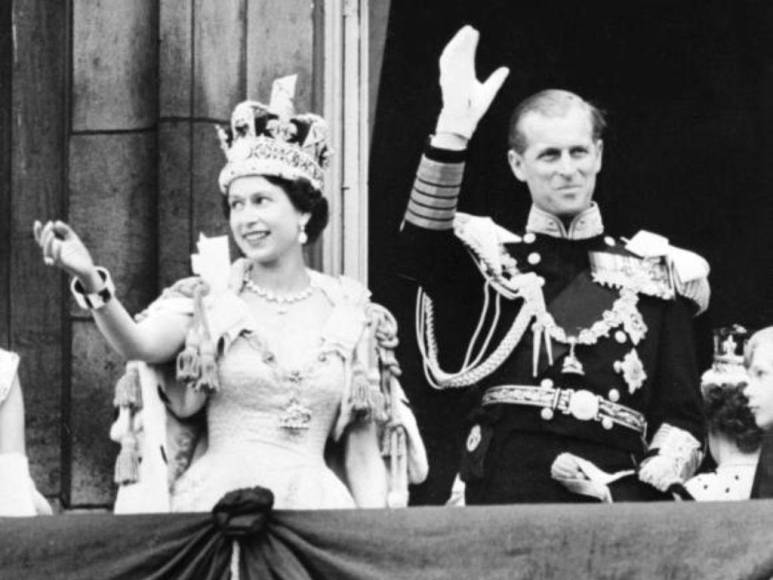 Los momentos históricos que marcaron 70 años de reinado de Isabel II (Fotos)