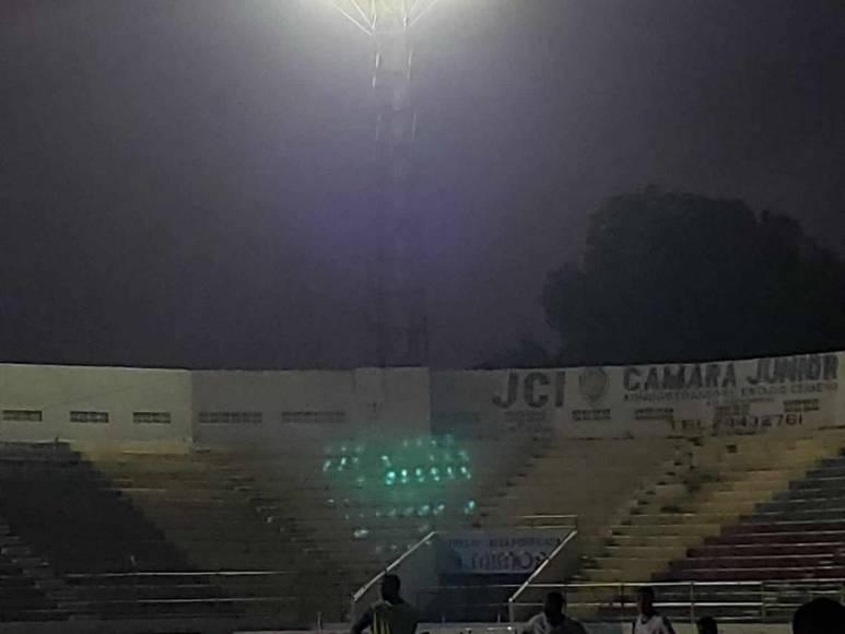 Lluvia, apagón y roja: fiascos del Victoria vs Real Sociedad