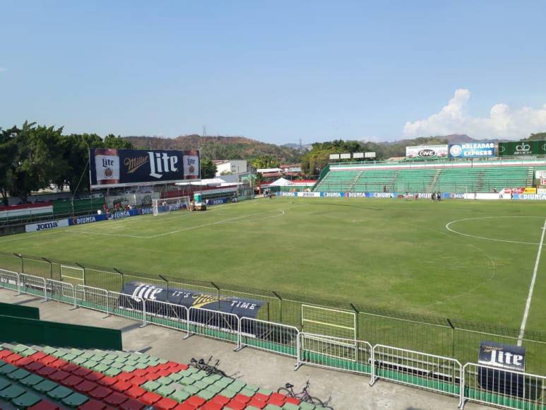 ¿Qué equipos de Centroamérica tienen sus propios estadios?