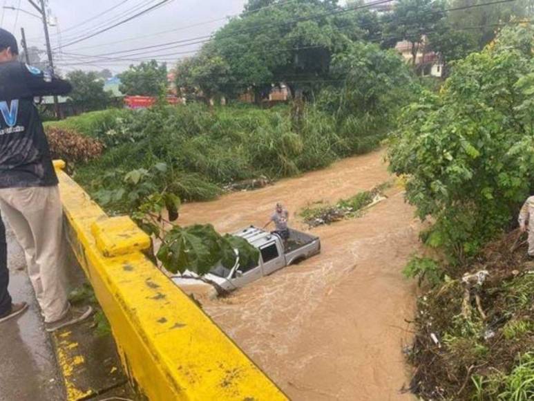 Ríos desbordados e inundaciones: Daños por fuertes lluvias en Atlántida