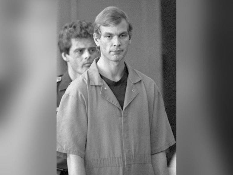 Cómo fueron los últimos días de vida de Jeffrey Dahmer, el asesino serial que sembró el terror en Milwaukee