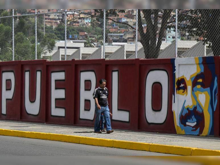 Drones, una película y horas en TV: las estrategias de Maduro para ganar votos