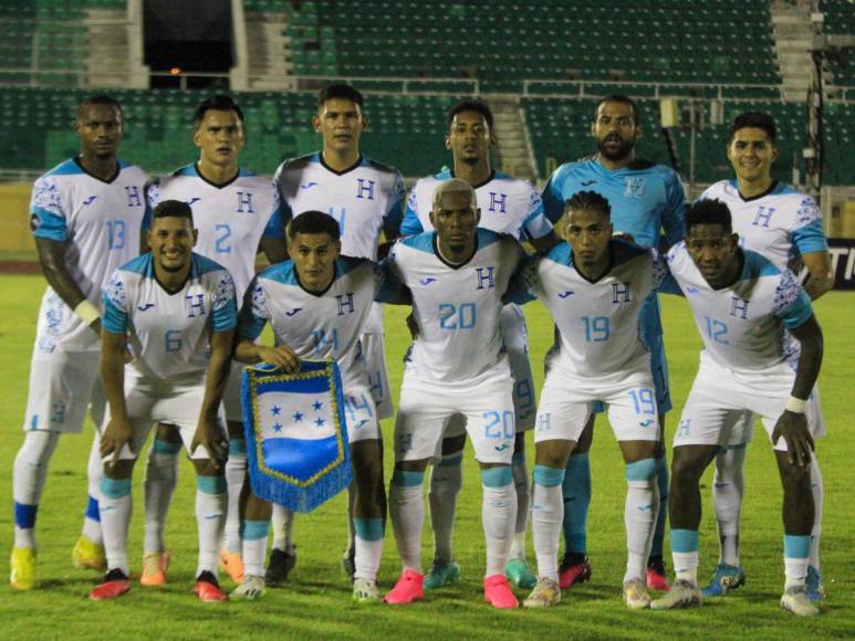 ¡Con varios cambios y todo el arsenal! El posible 11 de Honduras para enfrentar a Cuba