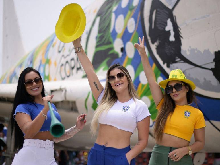 ¡Fiesta total! Así vivieron los aficionados del Mundial el duelo Qatar vs Ecuador