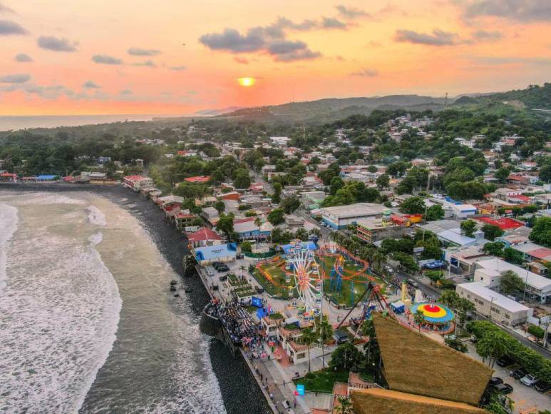 Así es Sunset Park, el nuevo parque de diversiones que Bukele inauguró en El Salvador