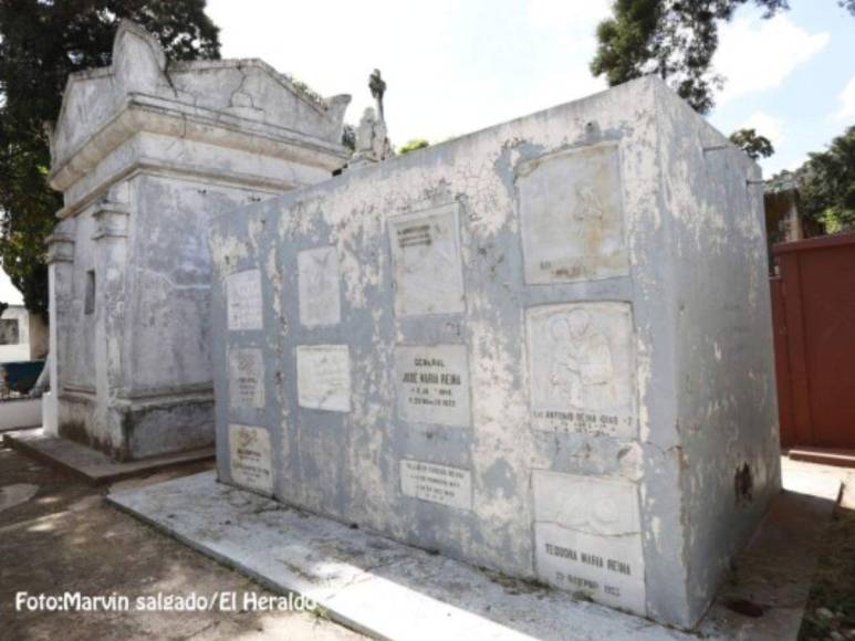 Necroturismo nocturno en el Cementerio General de Tegucigalpa, ¿se atrevería?