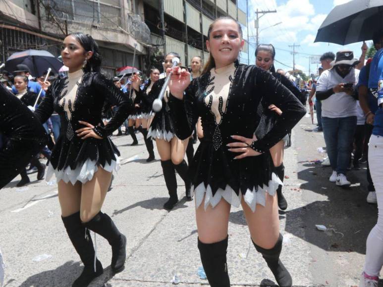 ¡Unas de las favoritas! Las bellas palillonas del Instituto Mixto Hibueras