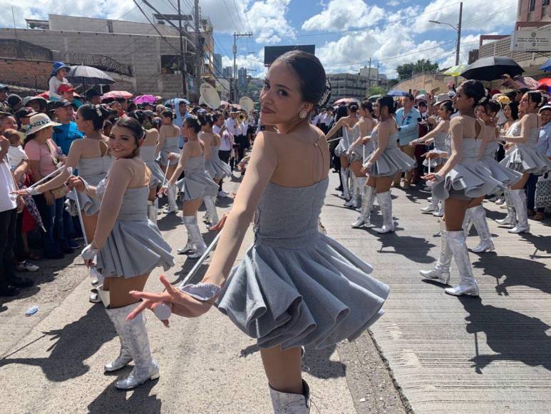 Fiestas Patrias 2023: Instituto Central Vicente Cáceres brilla en los desfiles del 15 de septiembre