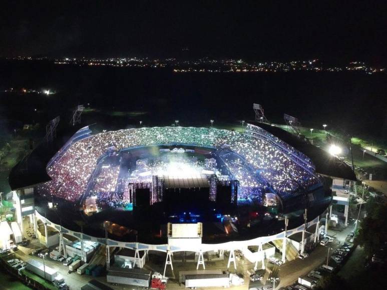 Las imperdibles imágenes que dejó el concierto de Bad Bunny en Honduras