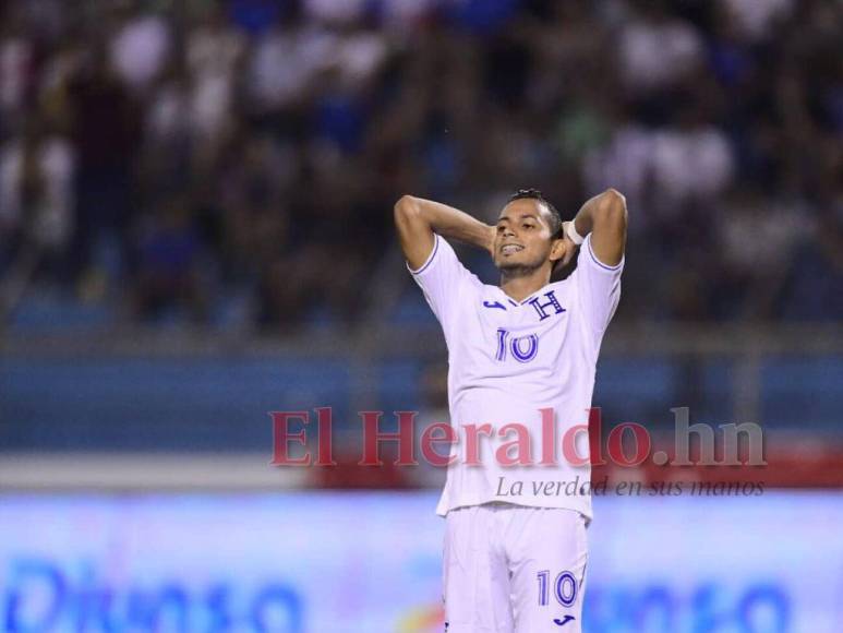 Desastre de la H, un intruso y noche para olvidar: Las imágenes del Honduras vs Curazao